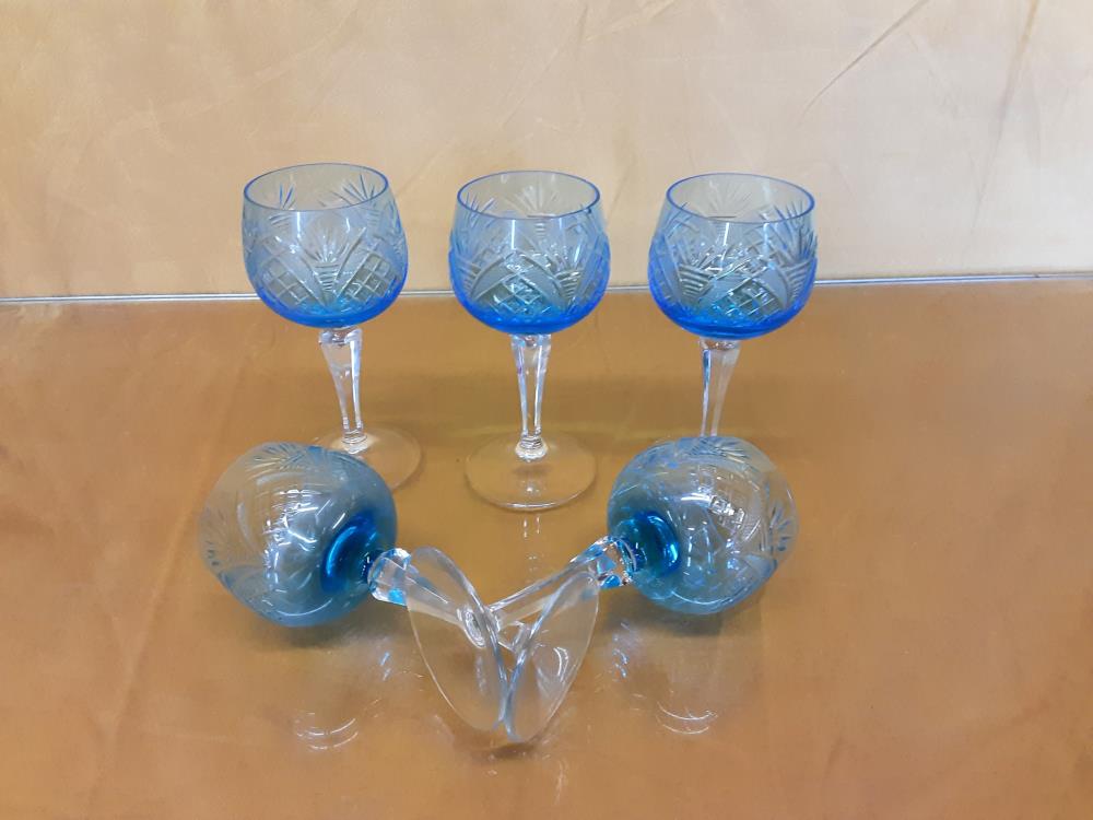 LOT DE 5 VERRES A PORTO VERRE BLEU