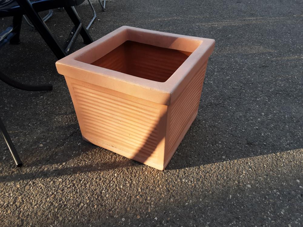 BAC A FLEURS PVC BRUN