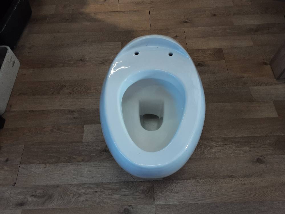 WC SUSPENDU BLANC EN CÉRAMIQUE (1190299-122023) 2ÈME CHOIX