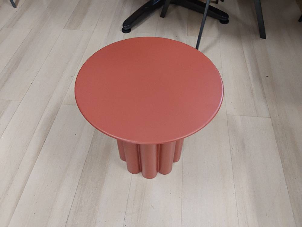 TABLE D'APPOINT EN MÉTAL TERRACOTTA (1190327-127365) 2ÈME CHOIX