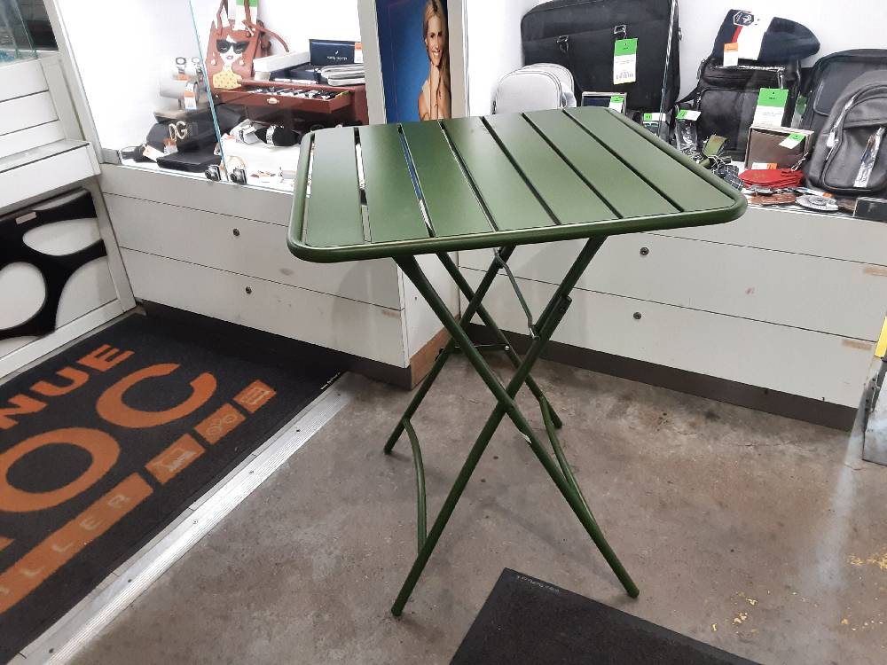 TABLE CARRÉE DE JARDIN EN MÉTAL KAKI (1193129-129921) 2ÈME CHOIX