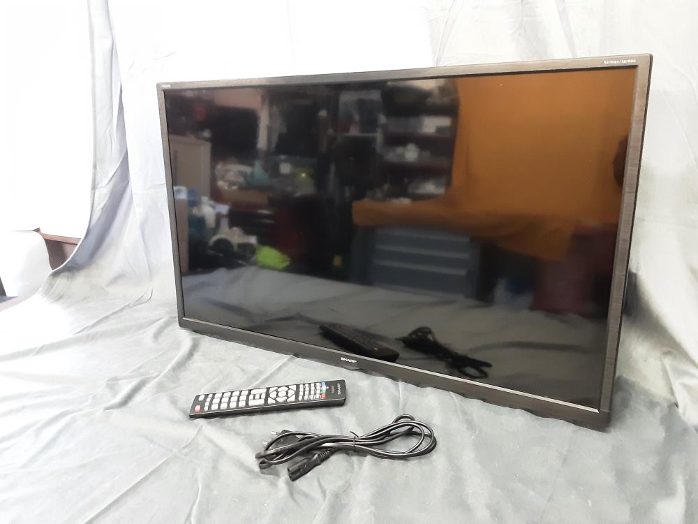 TELEVISION SHARP 32 POUCES + TC SANS SUPPORT MURAL