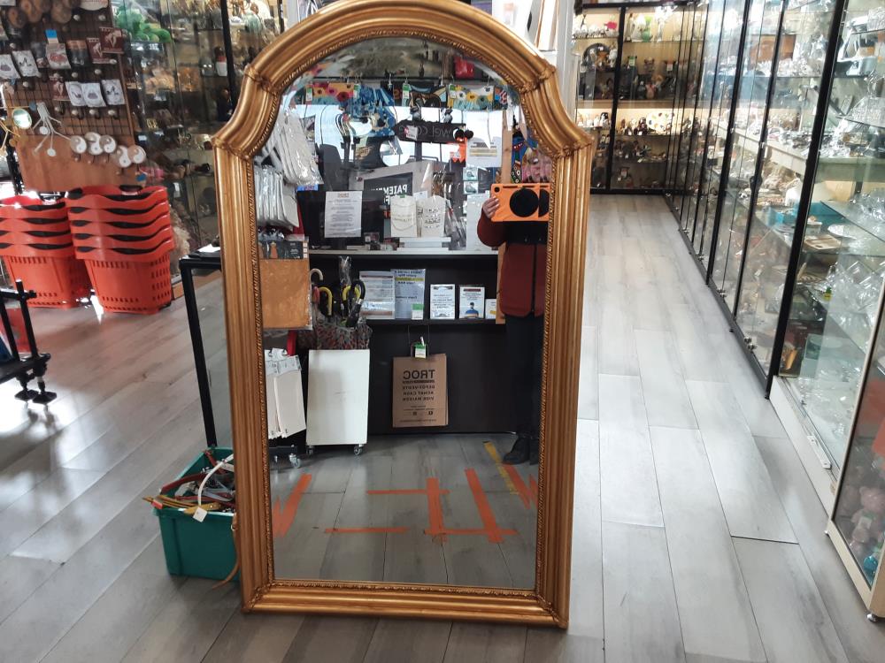 MIROIR BISEAUTE BAROQUE GM DESSUS ARRONDI CADRE DORE 