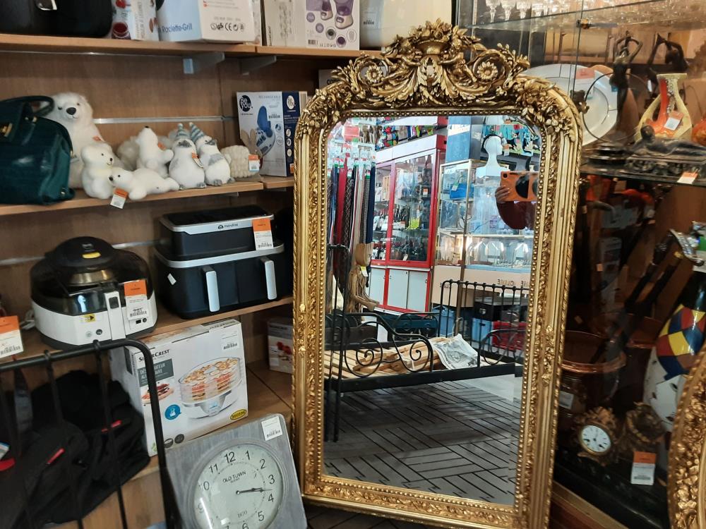 MIROIR BISEAUTE BAROQUE  CADRE DORE ANGELOTS ROSACE