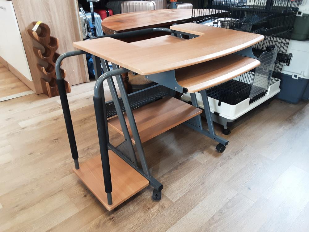 BUREAU D'ORDINATEUR A ROULETTES METAL ET PLATEAUX BRUN