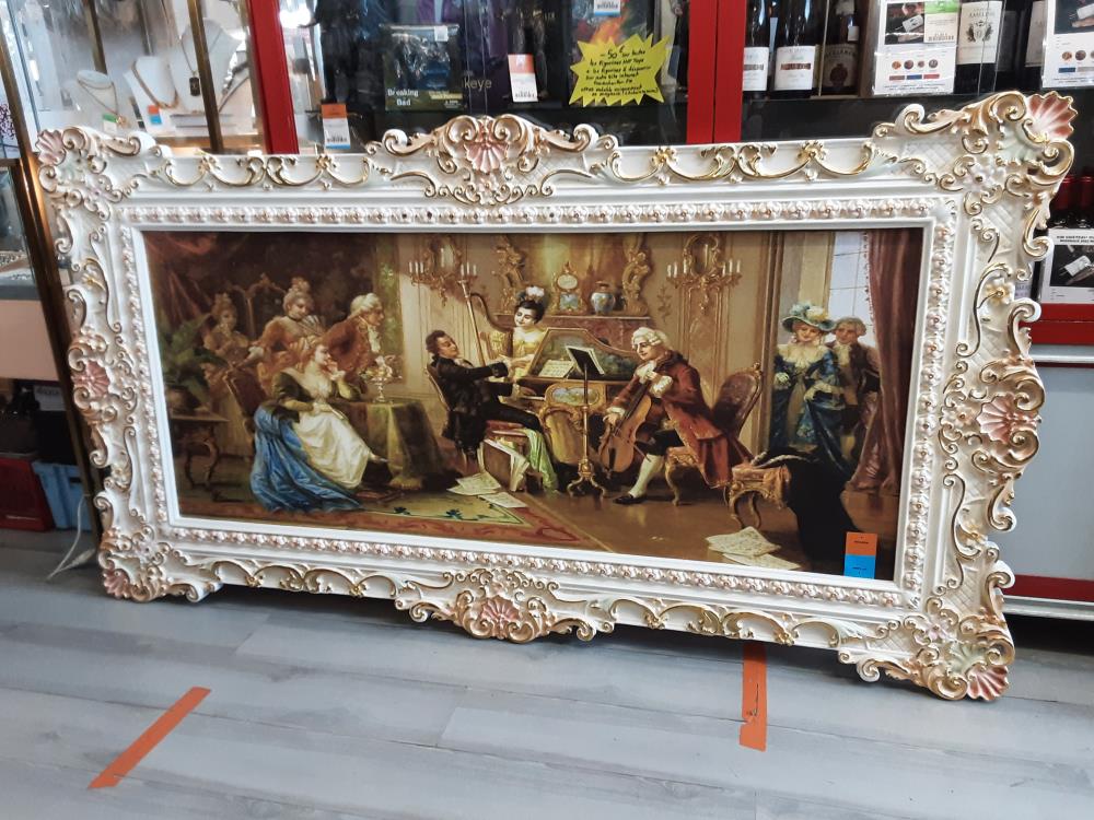 TABLEAU TGM CADRE BAROQUE BLANC DORE ROSE MOTIF MARQUISE MUSICIENS