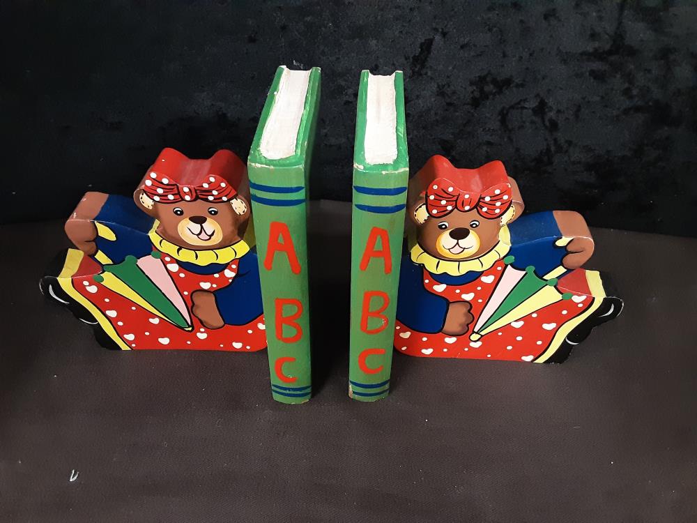 LOT DE SERRES LIVRES EN BOIS OURSON