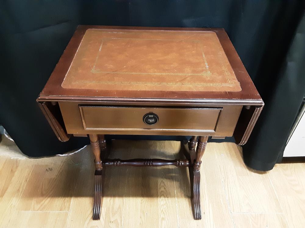 PEITE TABLETTE A RABATS 1 TIROIR