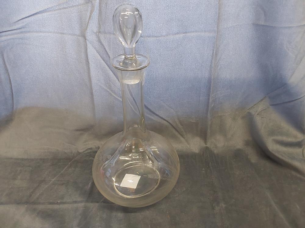 CARAFE AVEC BOUCHON EN VERRE