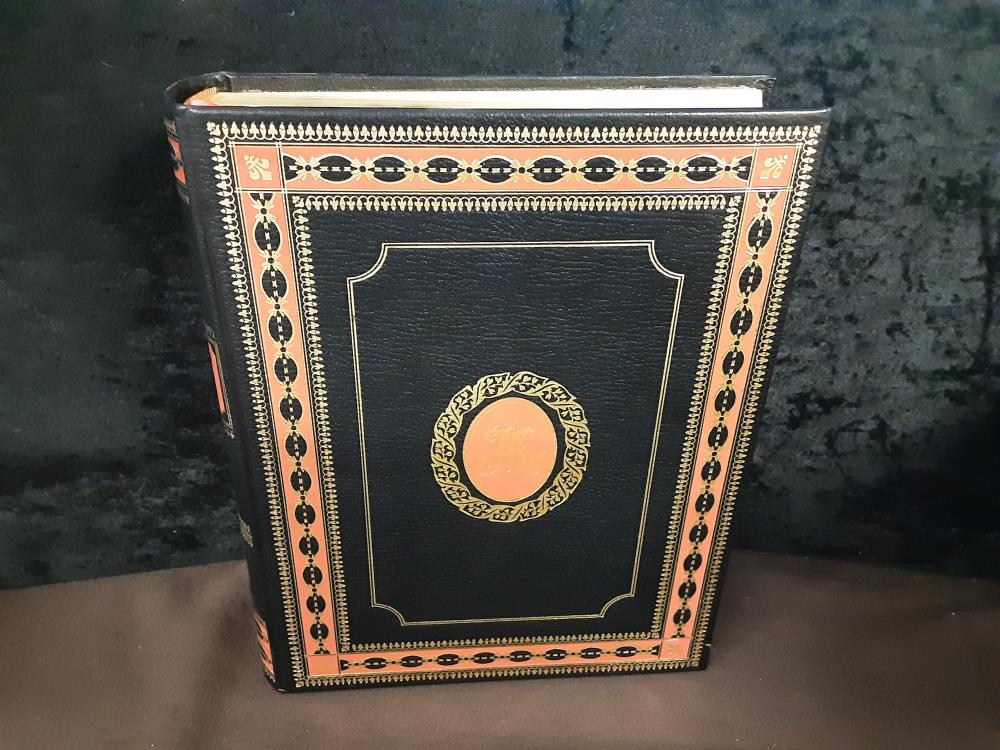 LIVRE "MONTAIGNE OEUVRES COMPLETES"