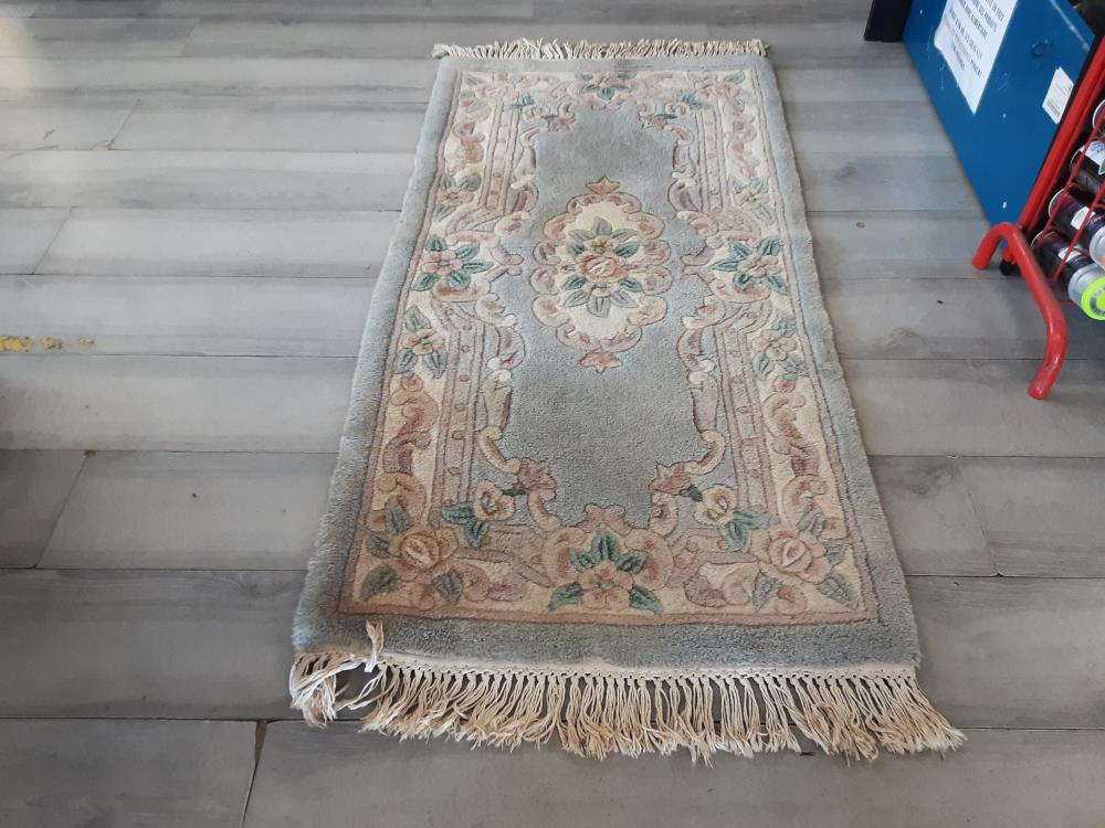 TAPIS CHINOIS MM EN LAINE DECOR VERT ET FLEURS
