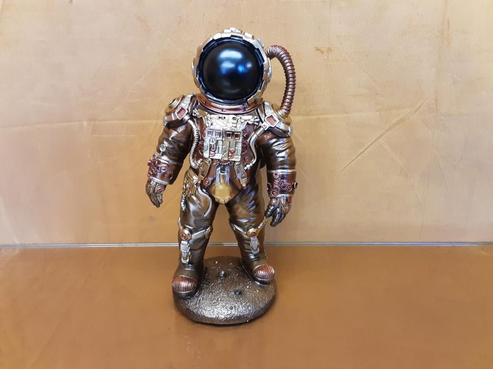 ASTRONAUTE MECANIQUE EN RESINE (SP-79)