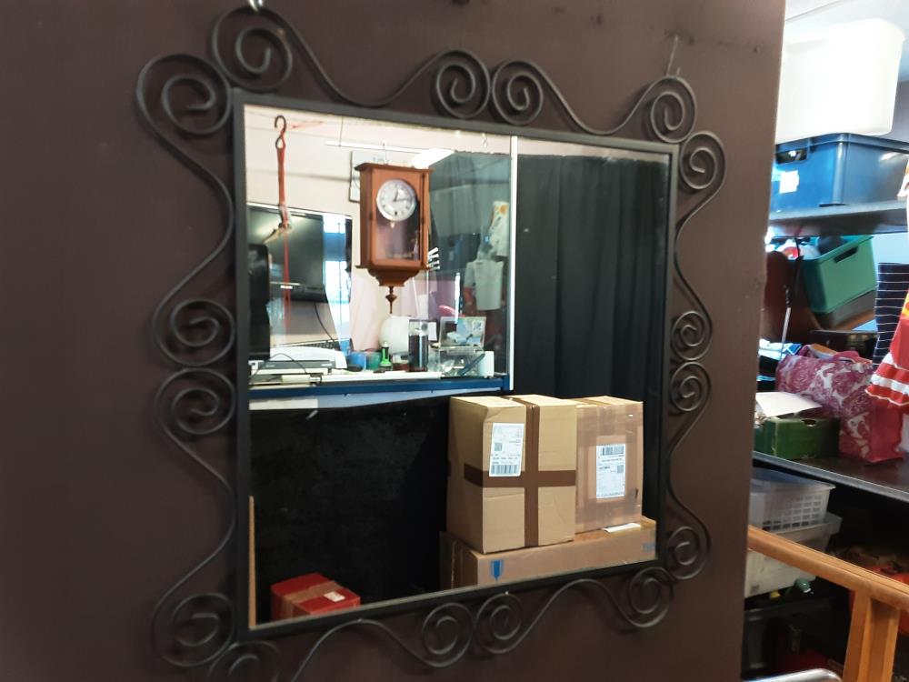 MIROIR EN FER NOIR