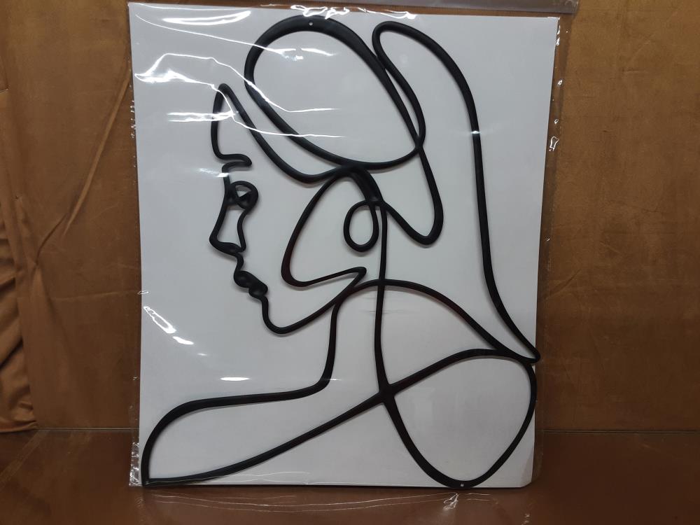 TABLEAU AJOURÉ VISAGE FEMME MÉTAL (NY-67)