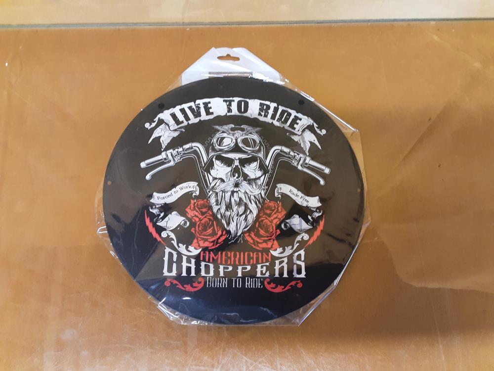 PLAQUE MÉTAL RONDE LIVE TO RIDE DIAM.30 CM (8PL-151983030R1111)