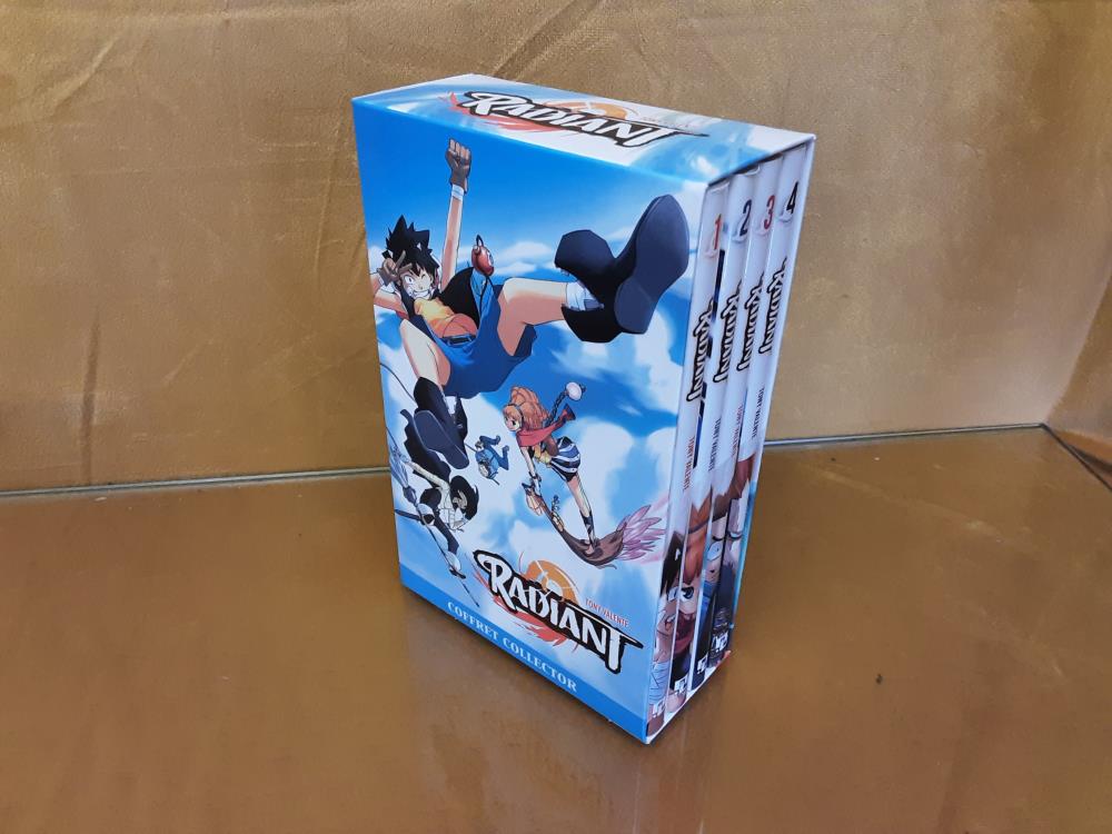 LOT DE 4 MANGAS RADIANT