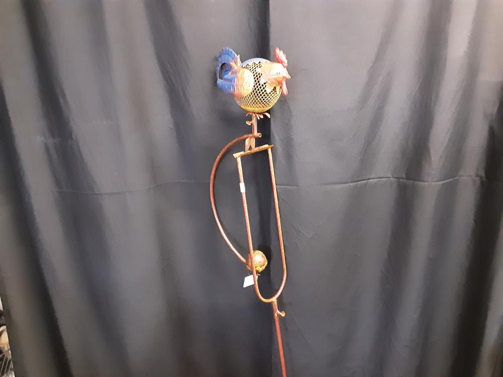 MOBILE POULE PERCHEE AVEC BOULE METAL YAA-355Y1202)