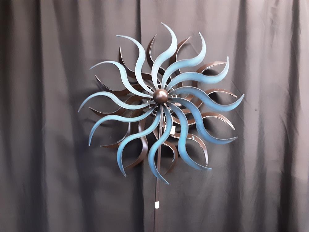 MOBILE METAL A VENT FLEUR BLEUE (YAA-143Y1202-KD)