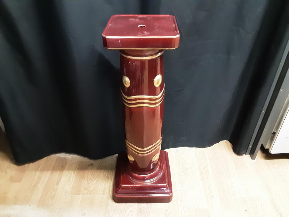 COLONNE EN CÉRAMIQUE ROUGE ET DORÉ H.77CM 