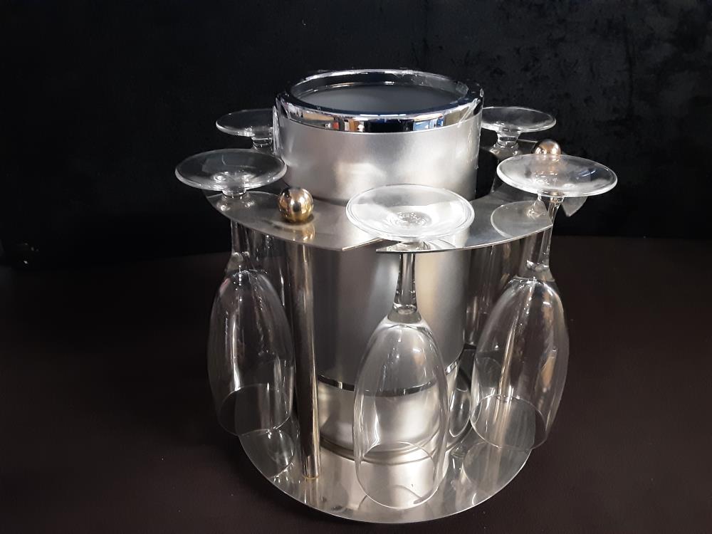 SUPPORT M.A. AVEC FLUTES ET SEAU A CHAMPAGNE