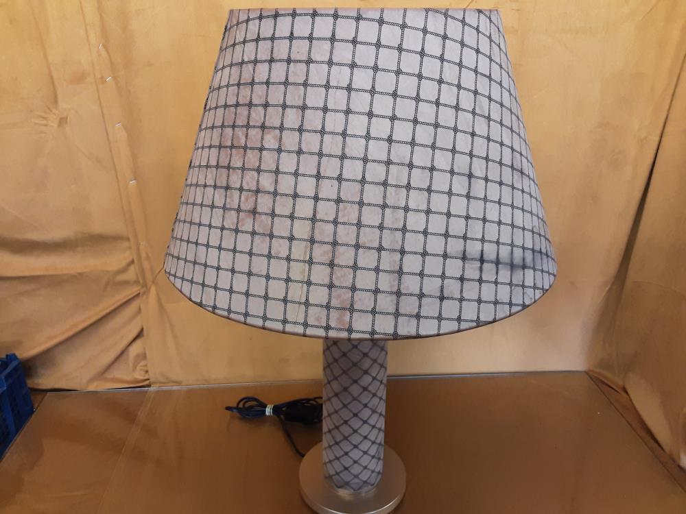 LAMPE GM PIED TISSU MOTIF CORDE - ABAT JOUR ASSORTI 