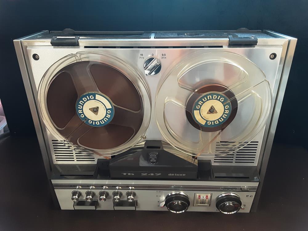 MAGNETOPHONE VINTAGE A BANDES STEREO GRUNDIG TEST OK AVEC 2 BOBINES