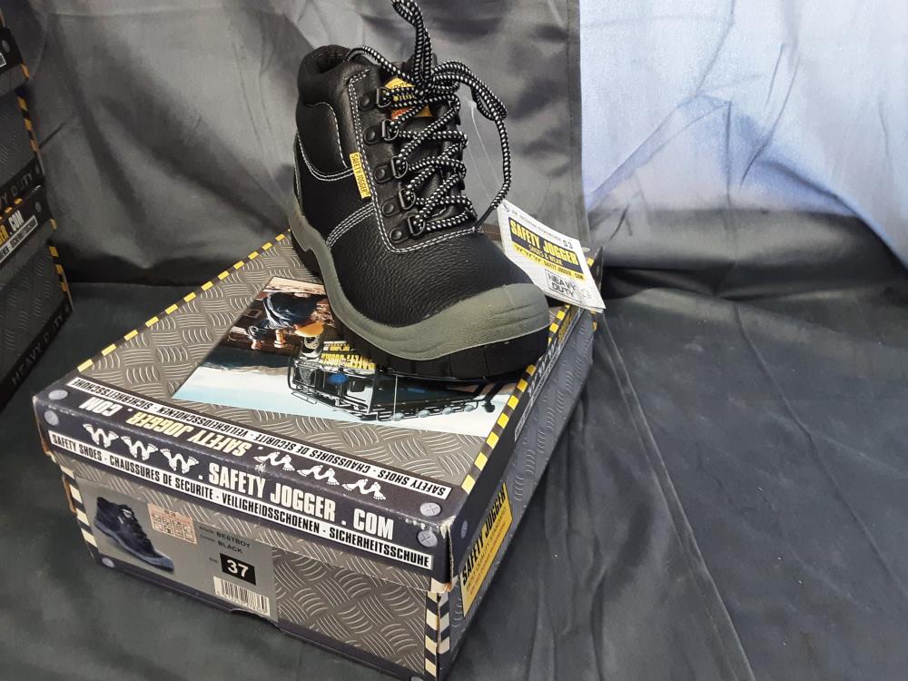 CHAUSSURES DE SECURITE JAMAIS UTILISEE P.37