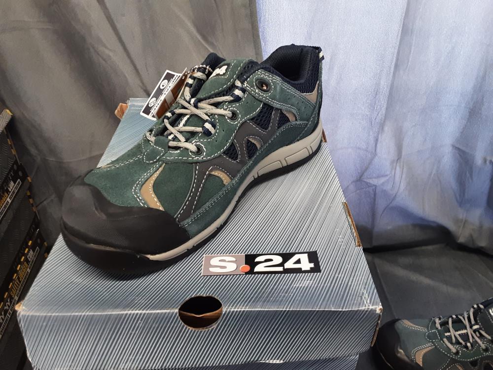 CHAUSSURES DE SECURITE JAMAIS UTILISEE P.39