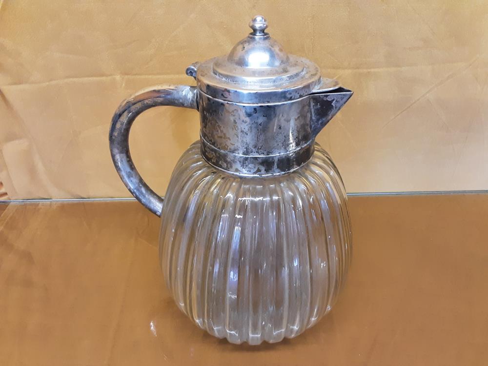 CRUCHE EN VERRE ET METAL TGM