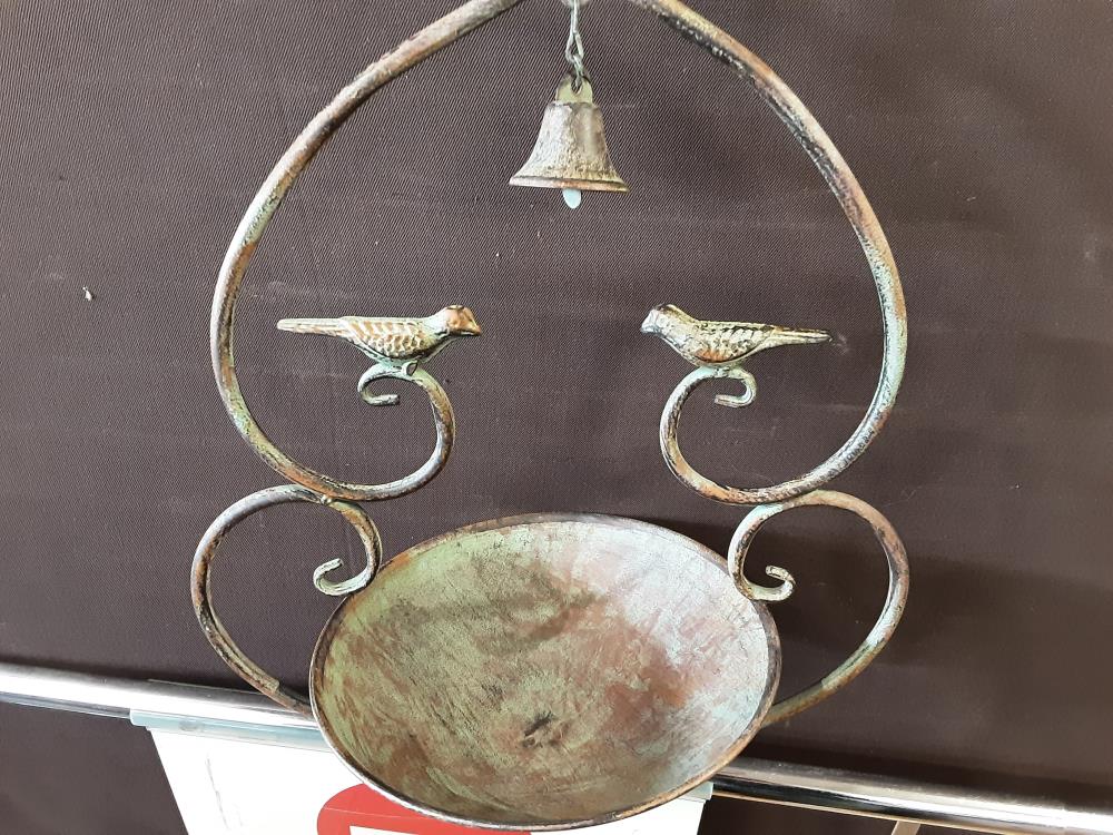 ABREUVOIR METAL OISEAUX ET CLOCHE