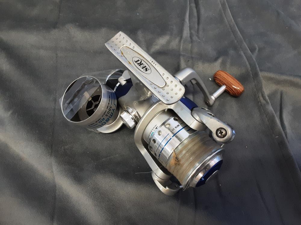 MOULINET SERT + 1 BOBINE