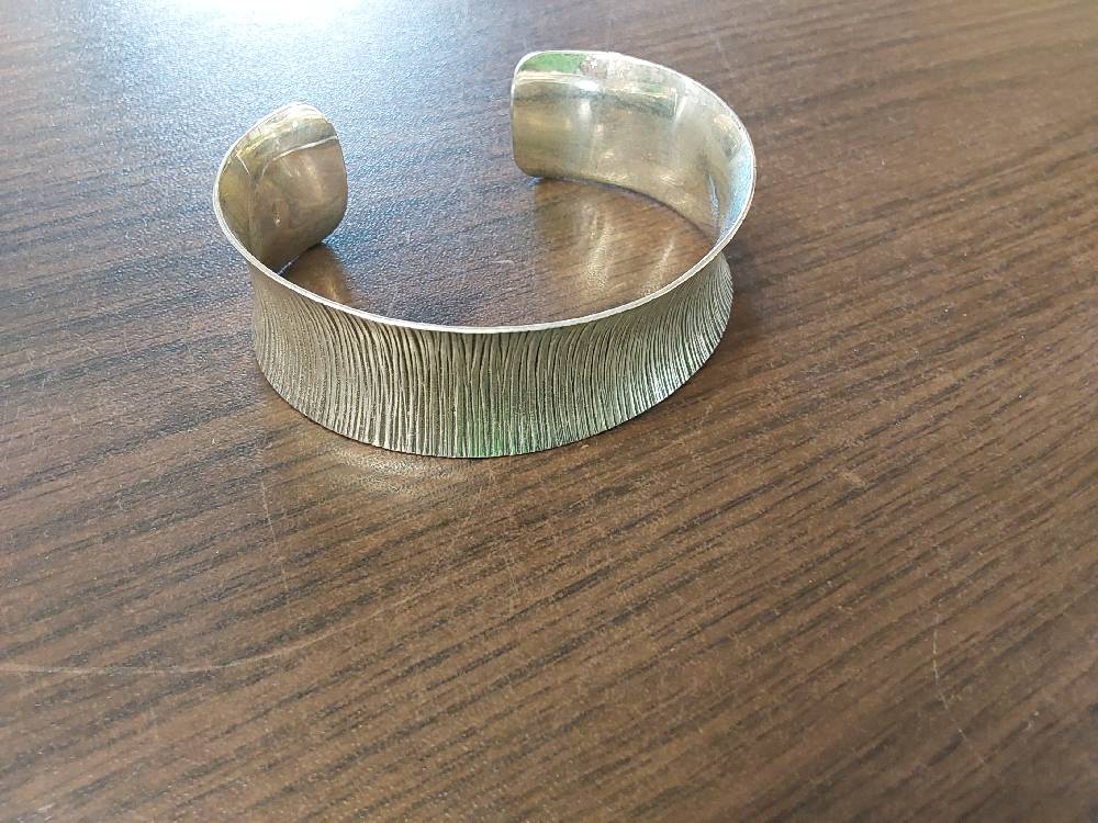 BRACELET RIGIDE EN ARGENT