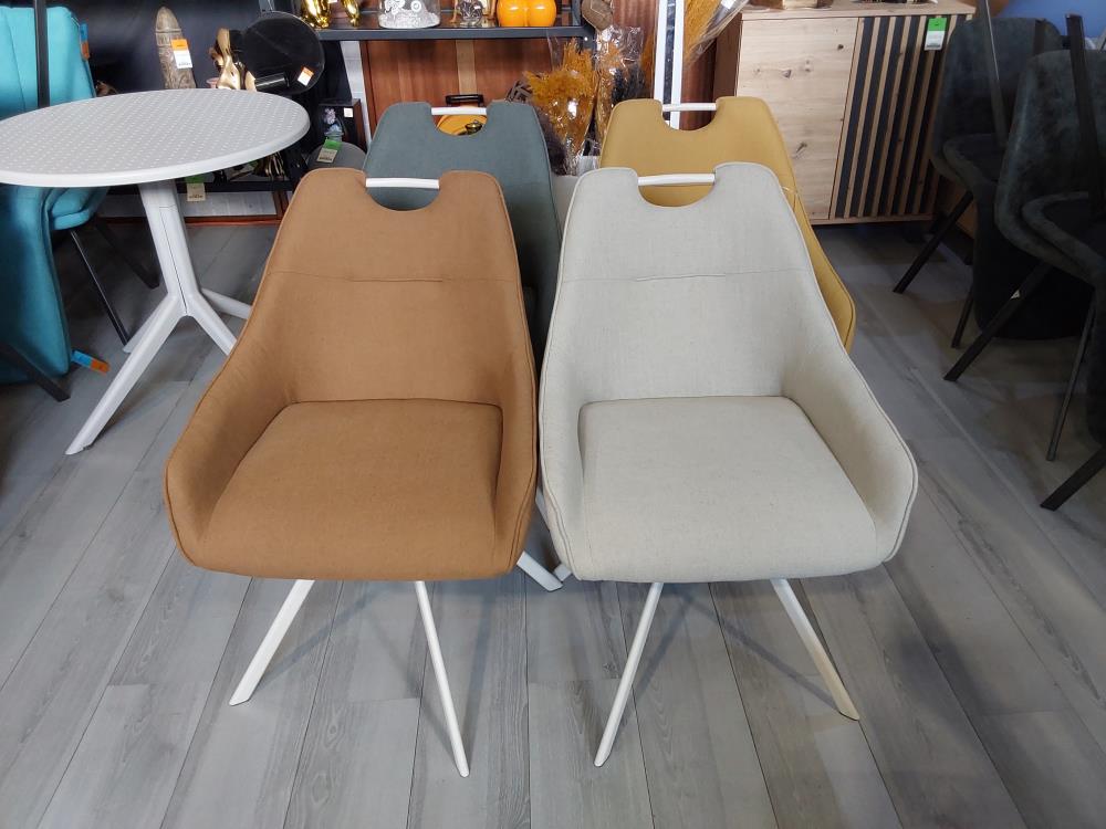 LOT DE 4 CHAISES PIVOTANTES - PANACHAGE DE COULEURS - PIEDS + POIGNÉES MÉTAL BEIGE - 2ÈME CHOIX