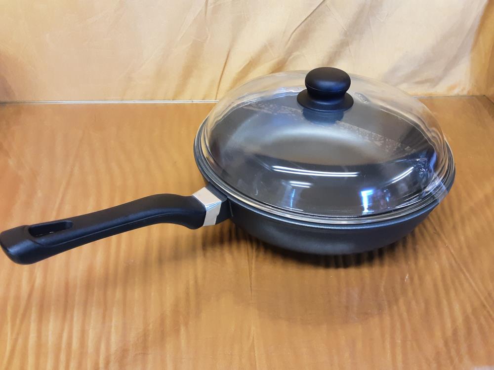 MIJOTEUSE AVEC COUVERCLE VERRE 