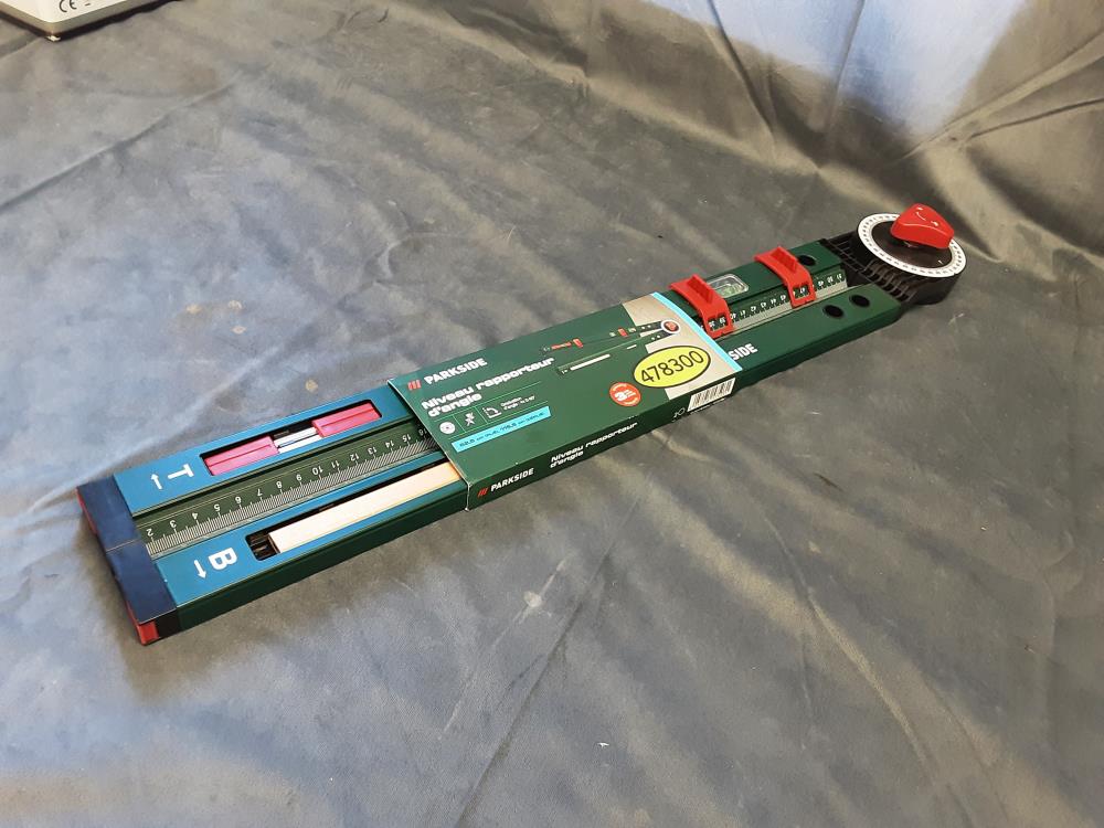 REGLE EQUERRE NIVEAU MULTI FONCTION PARKSIDE LONG 115.05 OUVERTE