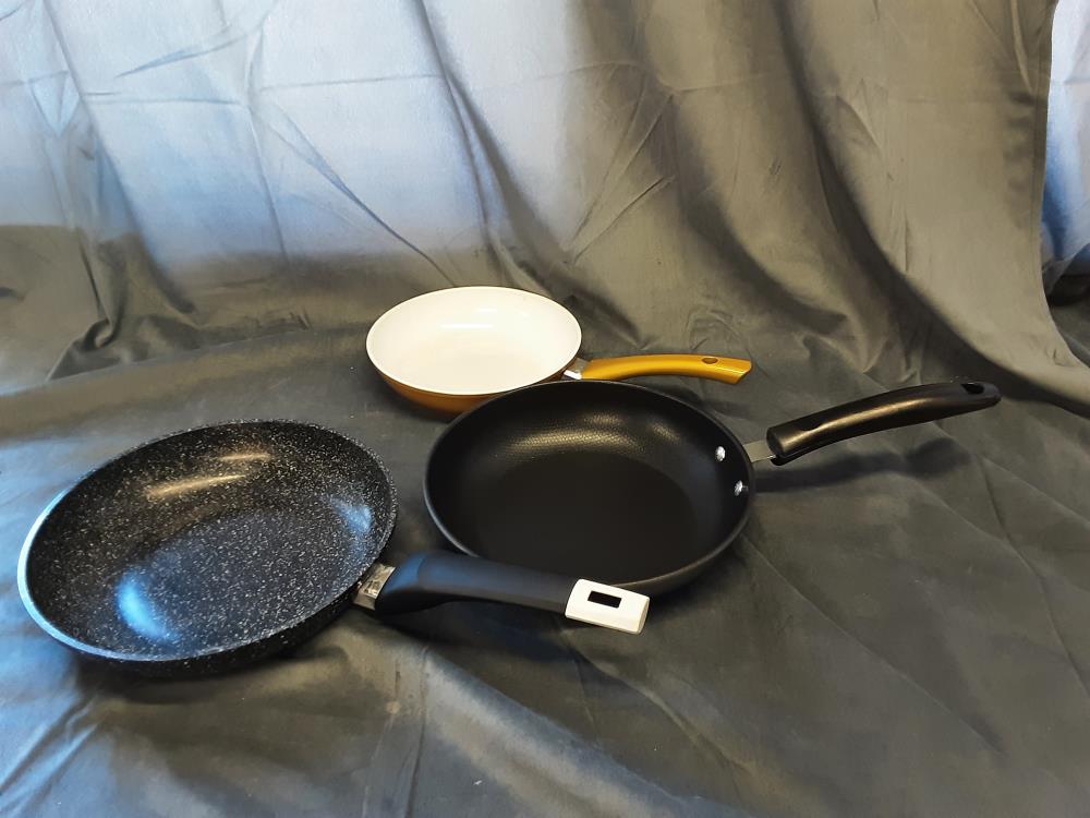 POELE NOIRE OU JAUNE DIVERS