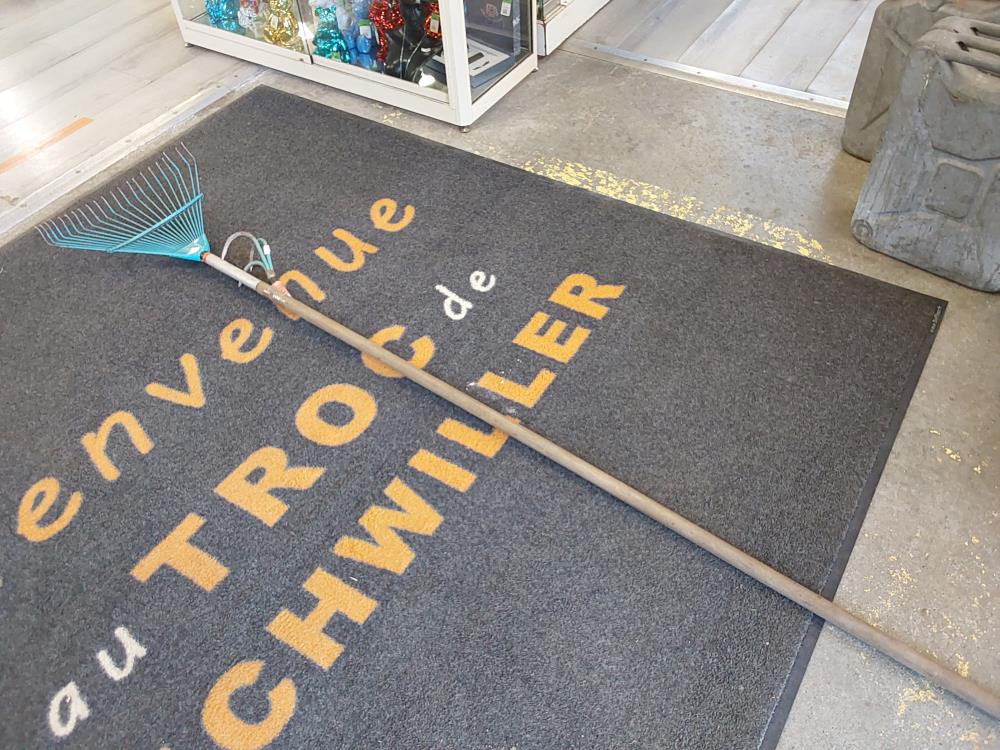 RATEAU A PELOUSE AVEC SCARIFICATEUR MANUEL GARDENA