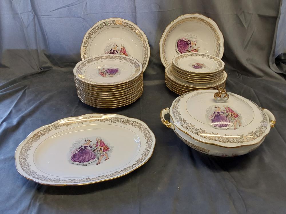 SERVICE DE TABLE SFP PORCELAINE MOTIF MARQUISE