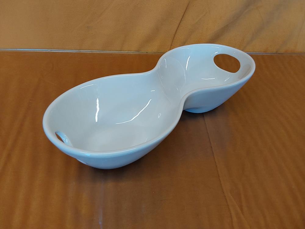 PLAT 2 COMPARTIMENTS EN PORCELAINE BLANCHE ANSES AJOURÉES