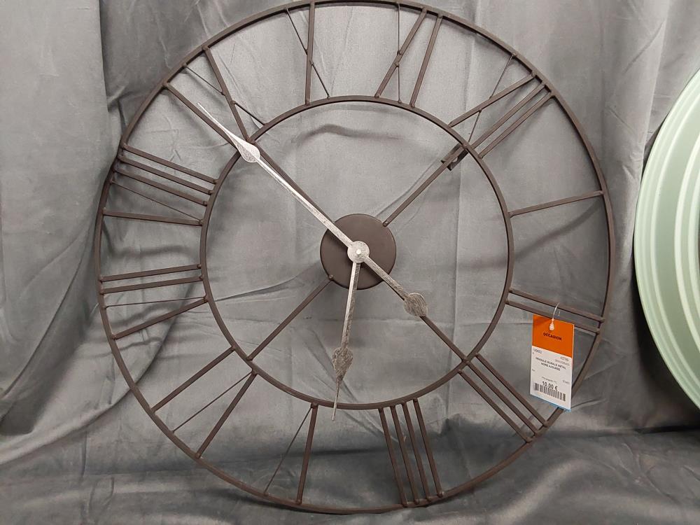 PENDULE MURALE MÉTAL NOIRE AJOURÉE