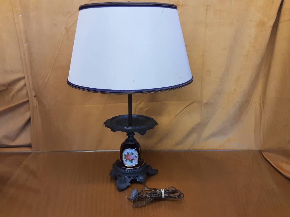 LAMPE A POSER PIED METAL ET PORCELAINE