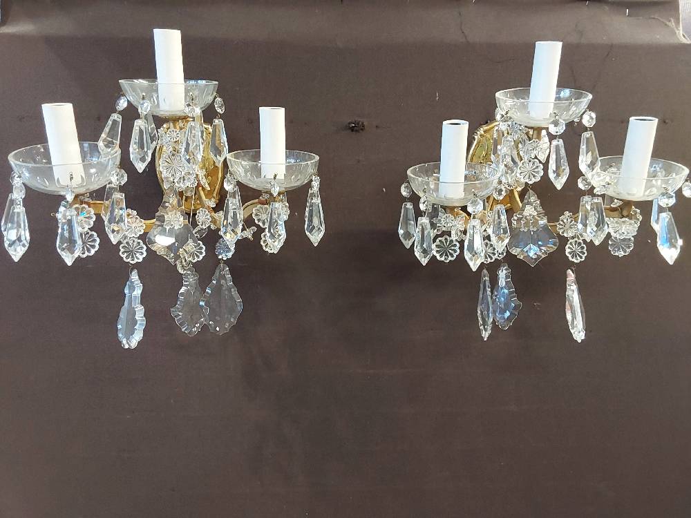 PAIRE D'APPLIQUES A PAMPILLES ARESTAURER