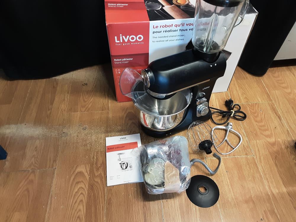 ROBOT PATISSIER LIVOO 4 FONCTIONS FOUETTER PETRIR BATTRE HACHER AVEC BLENDER EN VERRE