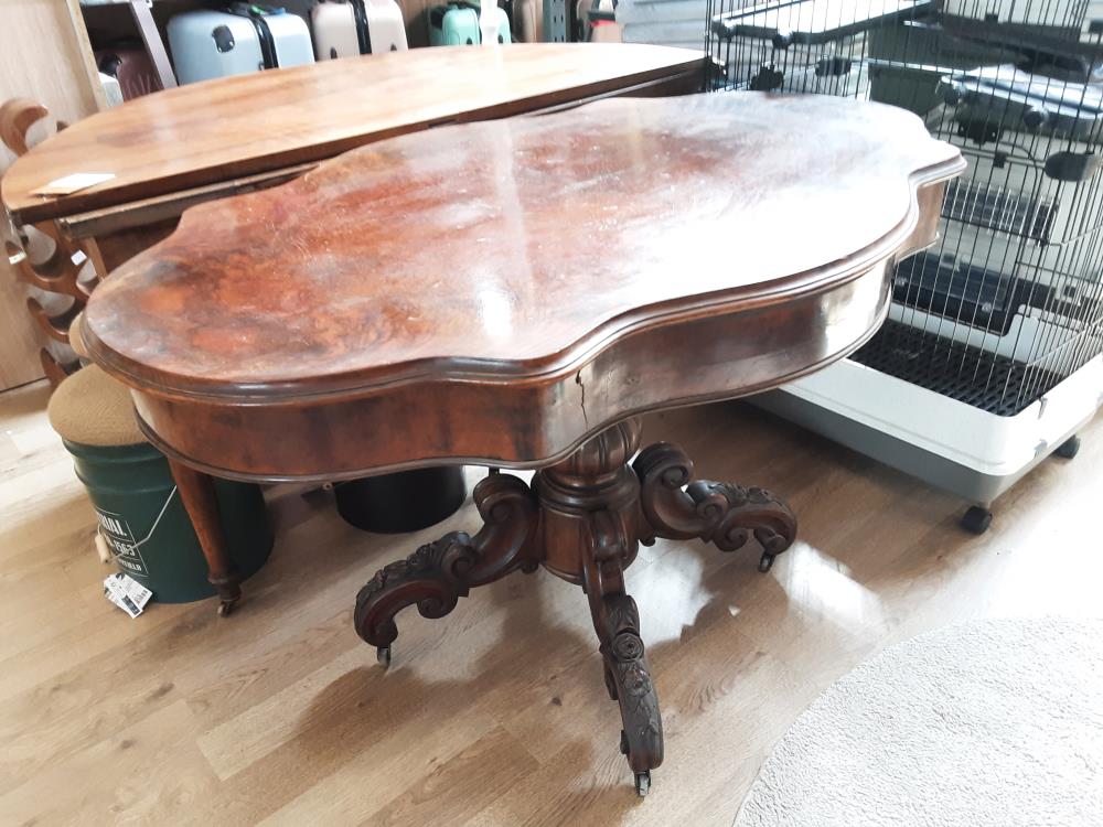 TABLE VIOLON  A RESTAURER
