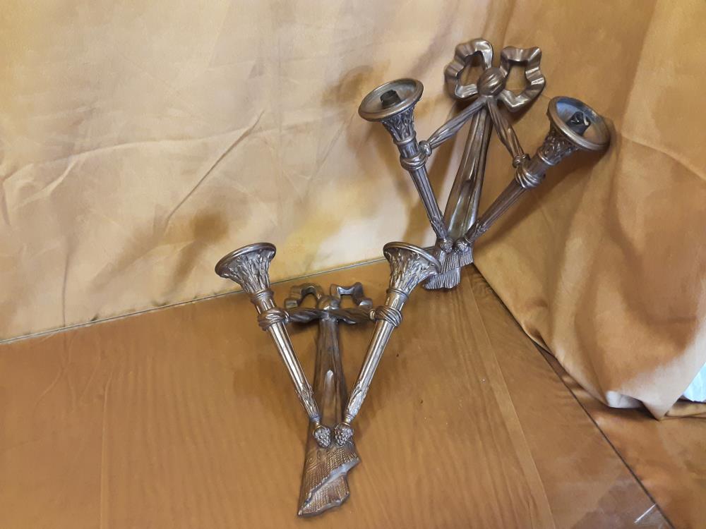 PAIRE D'APPLIQUES EN BRONZE