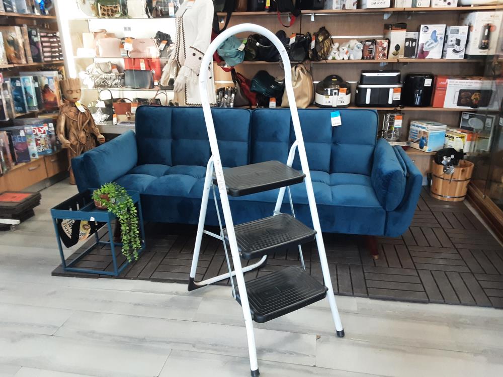 ESCABEAU 3 MARCHES BLANC ET NOIR