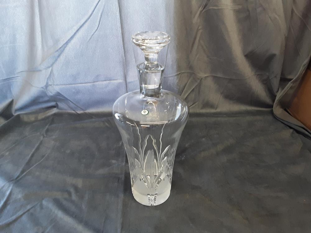 CARAFE AVEC BOUCHON EN CRISTAL 