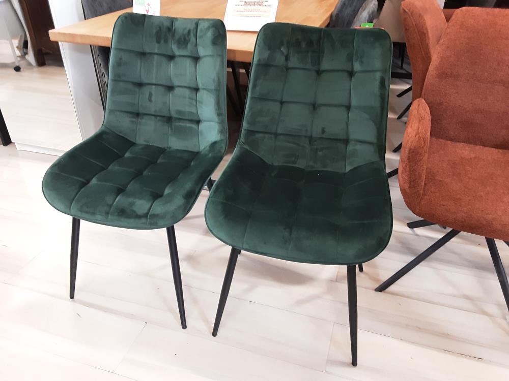 LOT 2 CHAISES VELOUR VERT PIEDS METAL NOIR
