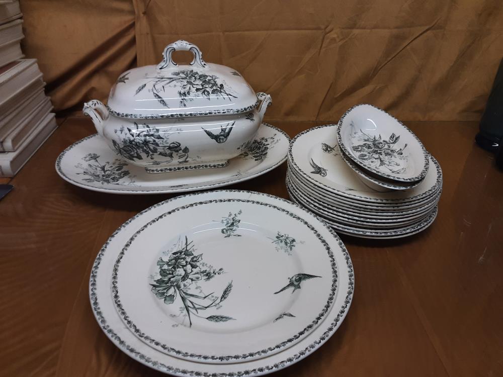 Service De Table Terre De Fer Hb - À Compléter