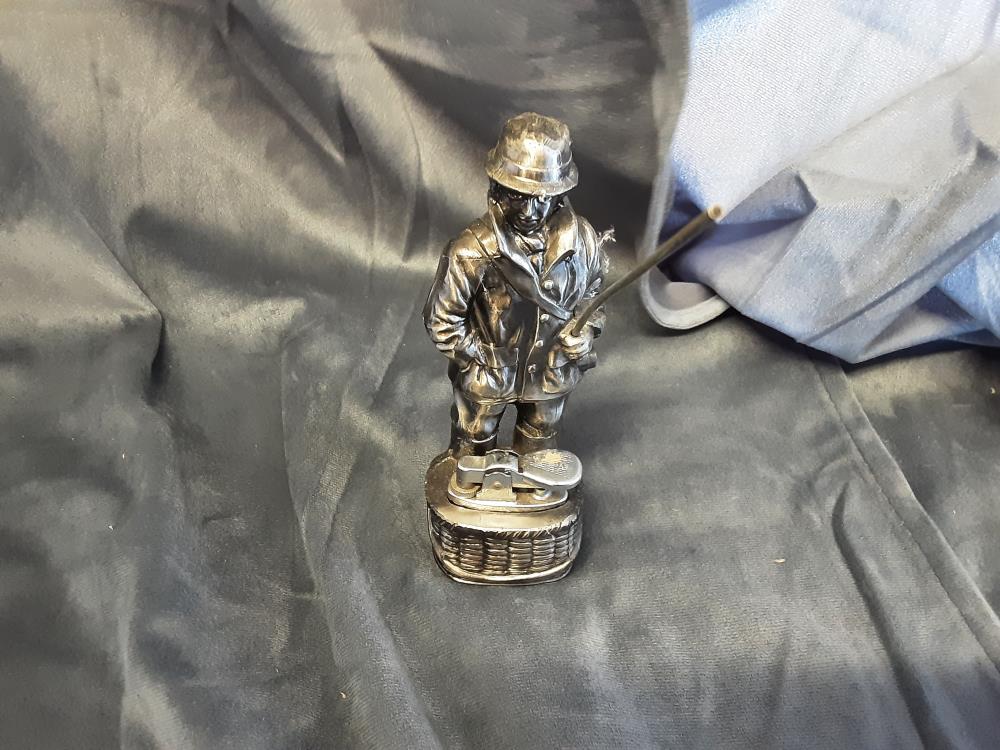 Briquet En Metal Pecheur H.15Cm